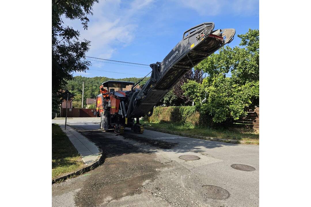 FOTO: Na Povraznej ulici v Myslave prebieha rekonštrukcia vozovky, foto 1