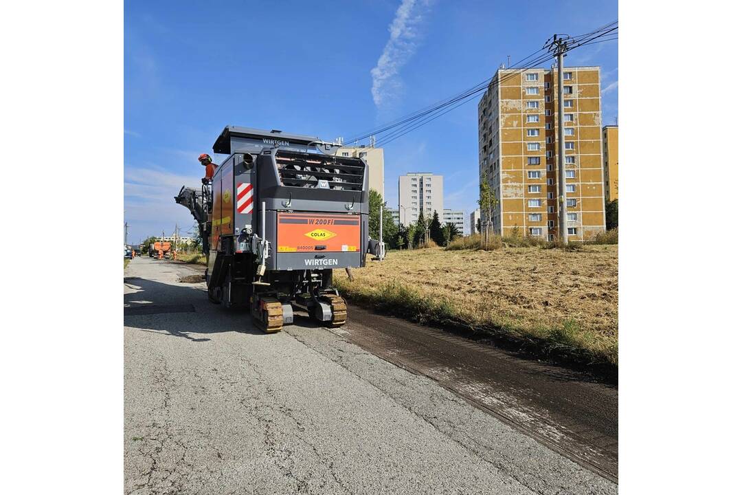 FOTO: Na Povraznej ulici v Myslave prebieha rekonštrukcia vozovky, foto 4