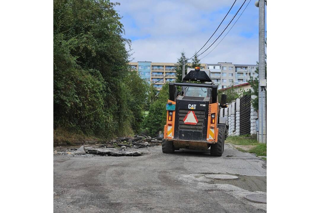 FOTO: Na Povraznej ulici v Myslave prebieha rekonštrukcia vozovky, foto 5