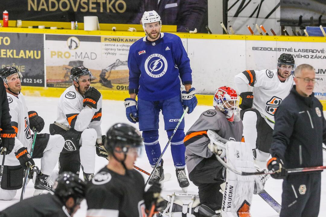 FOTO: Tréningy košických hokejistov sú v plnom prúde, neodradili ich ani sťažené podmienky, foto 7