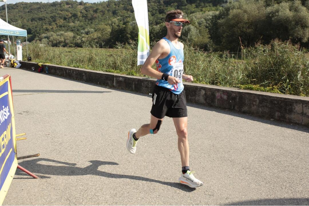 FOTO: 14. ročník Jazerného maratónu v Košiciach sa vydaril. Bežcov neodradili ani extrémne teploty, foto 2