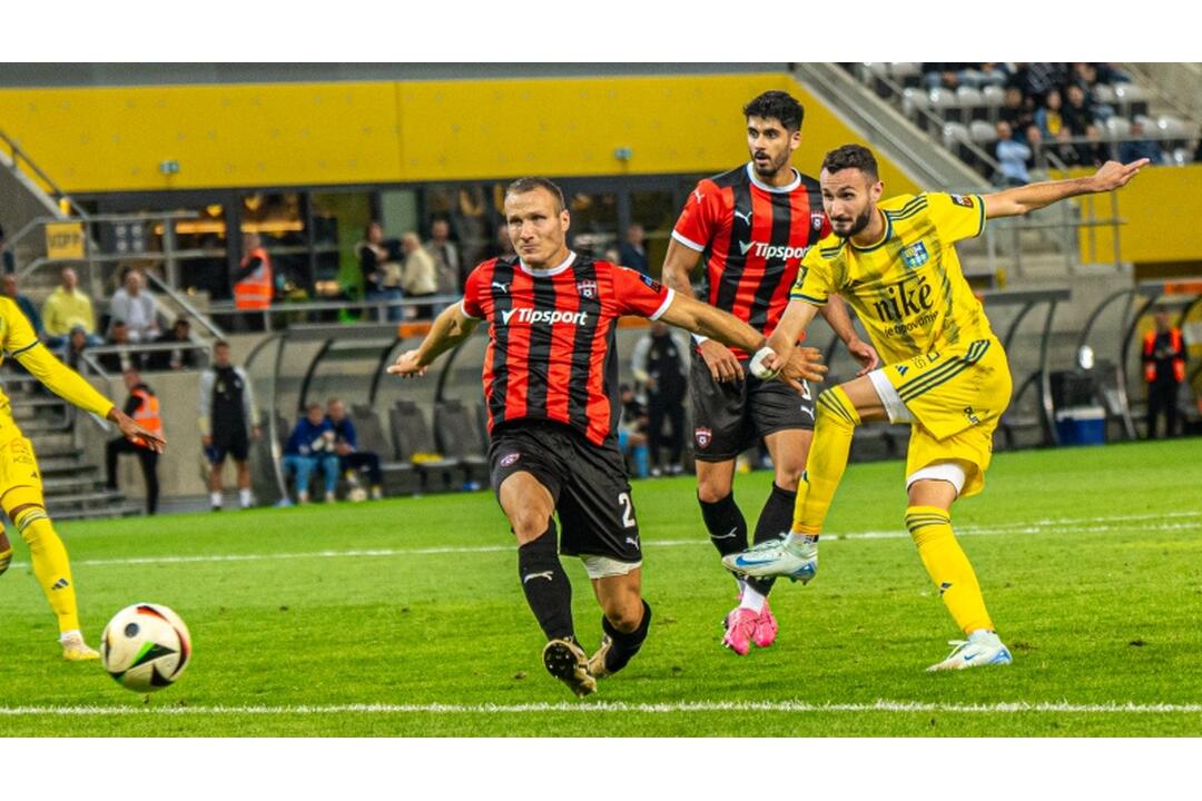 FOTO: Košickú futbalovú arénu zaplnili farby Košíc a Trnavy. Atmosféru dotváralo vyše 5-tisíc divákov, foto 16