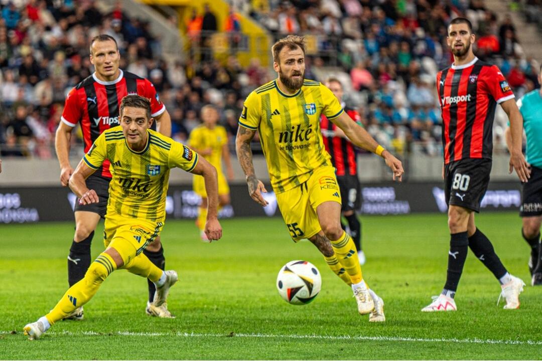 FOTO: Košickú futbalovú arénu zaplnili farby Košíc a Trnavy. Atmosféru dotváralo vyše 5-tisíc divákov, foto 25