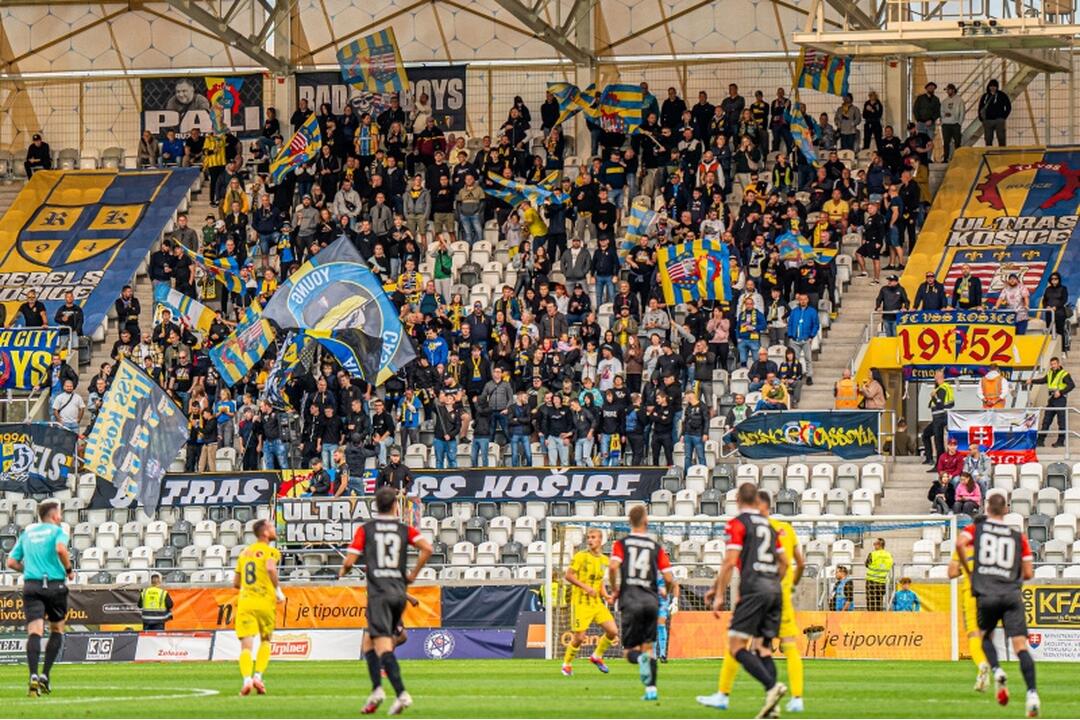 FOTO: Košickú futbalovú arénu zaplnili farby Košíc a Trnavy. Atmosféru dotváralo vyše 5-tisíc divákov, foto 34