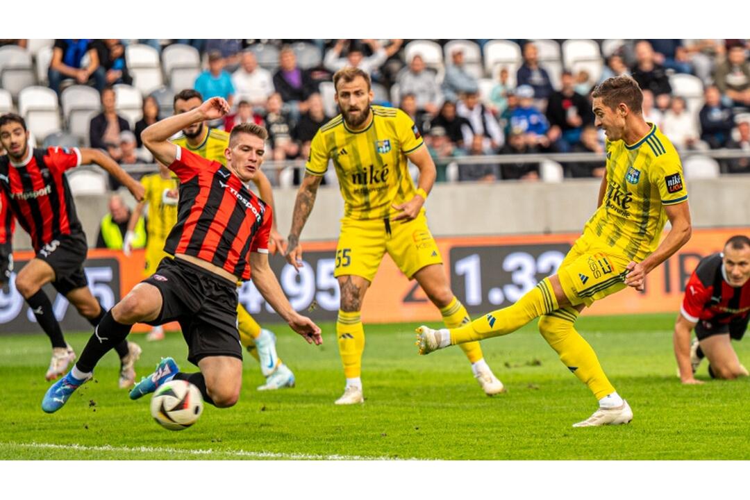 FOTO: Košickú futbalovú arénu zaplnili farby Košíc a Trnavy. Atmosféru dotváralo vyše 5-tisíc divákov, foto 39