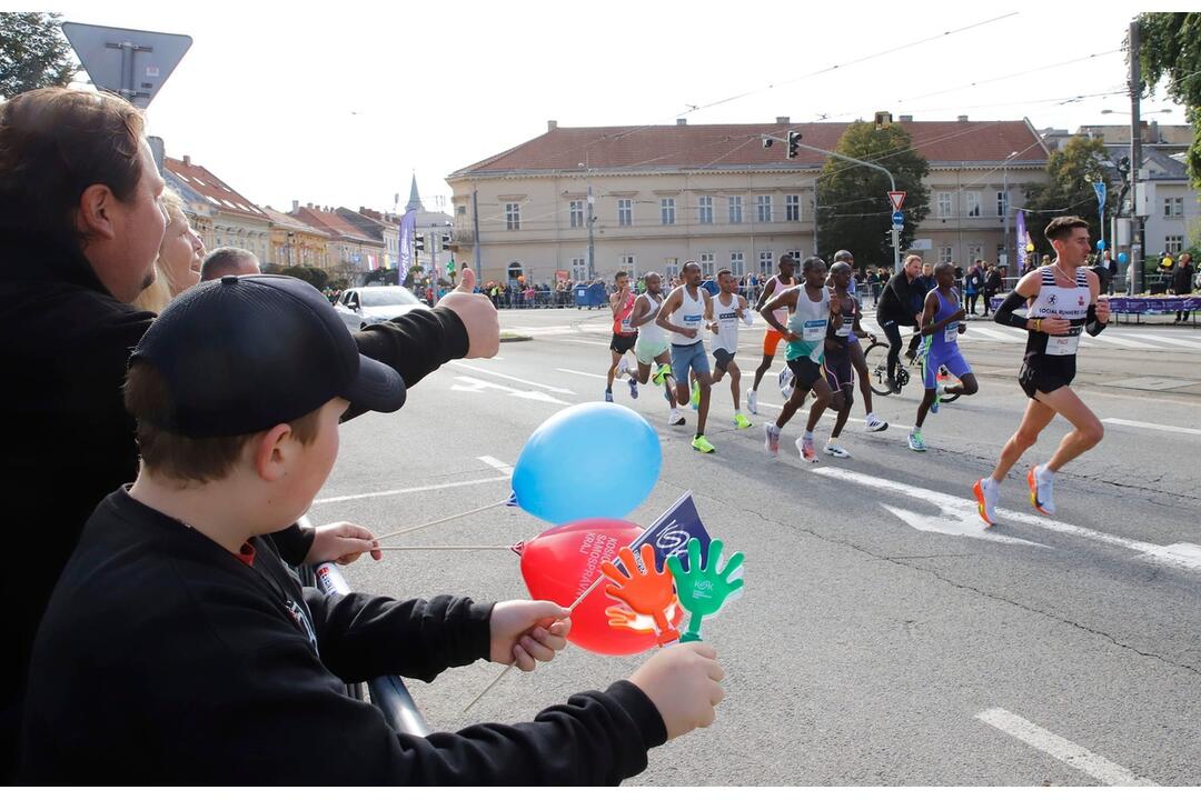 FOTO: Najkrajšie momenty z Medzinárodného maratónu mieru v Košiciach, foto 17