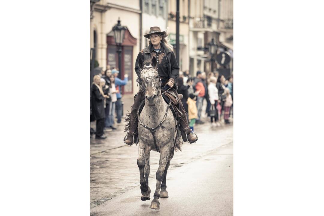 FOTO: Košicami viedol sprievod koní. Konala sa tradičná Hubertova jazda, foto 9