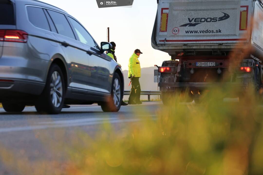 FOTO: Polícia opäť obsadila cesty v Košickom kraji, posvietili si na opitých vodičov, foto 3