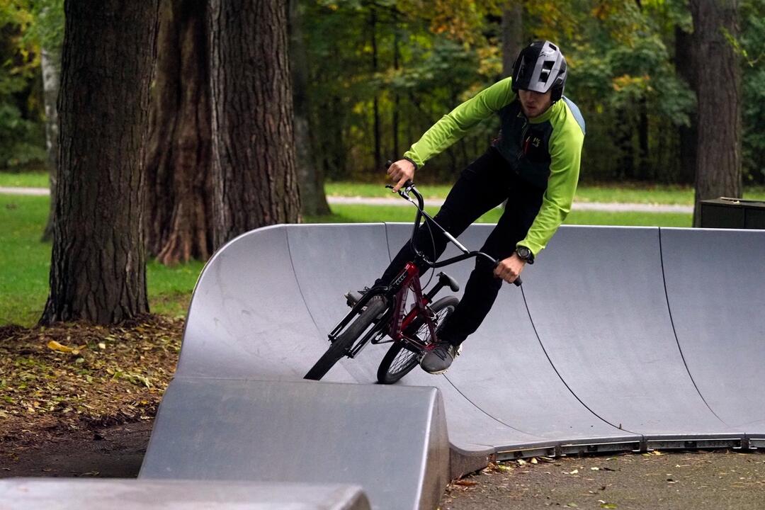 FOTO: Takto vyzerá novy pumptrack na Aničke. Trúfnete si?, foto 7