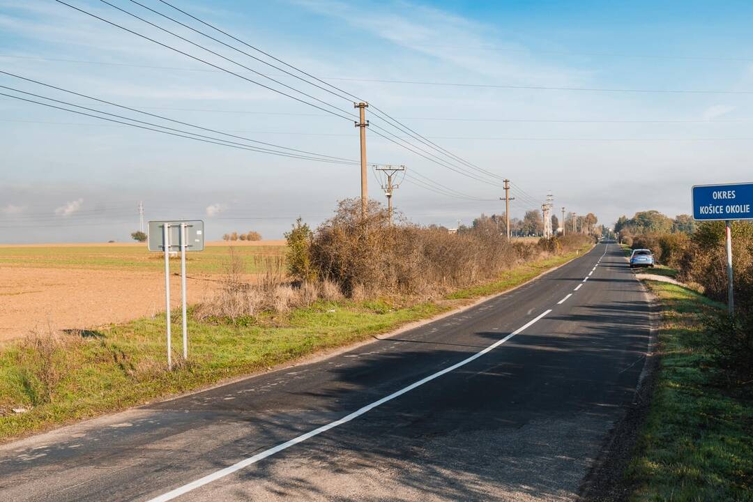 FOTO: Oprava cesty vedúcej cez obec Sokoľany, foto 2