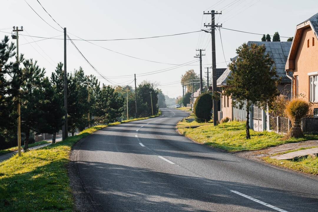 FOTO: Oprava cesty vedúcej cez obec Sokoľany, foto 4