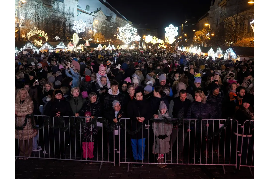 FOTO: V Košiciach odštartovali vianočné trhy. Ako to vyzeralo počas víkendu?, foto 14