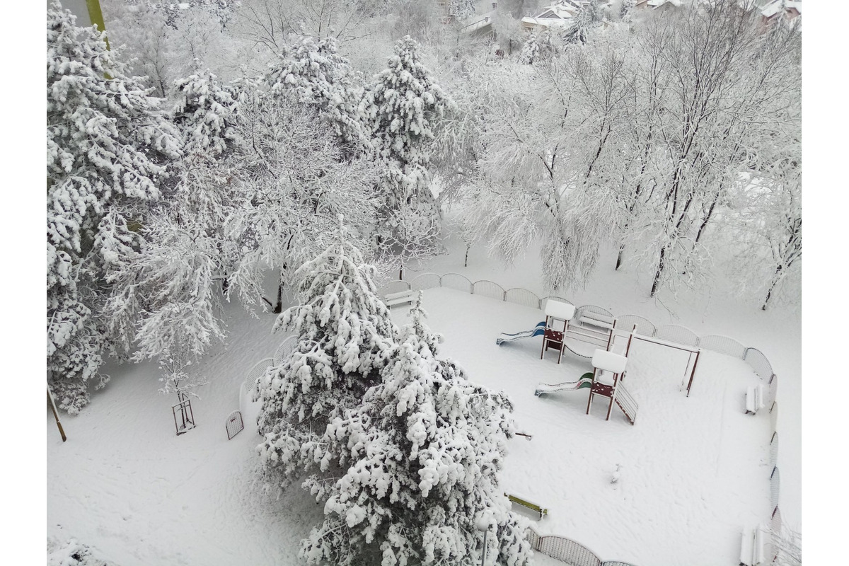 Košičanov na nový rok prekvapila poriadna snehová nádielka, foto 11