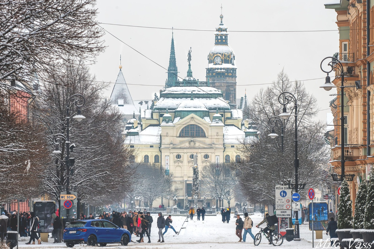 FOTO: Košice sa pod snehovou prikrývkou menia na rozprávku, foto 22