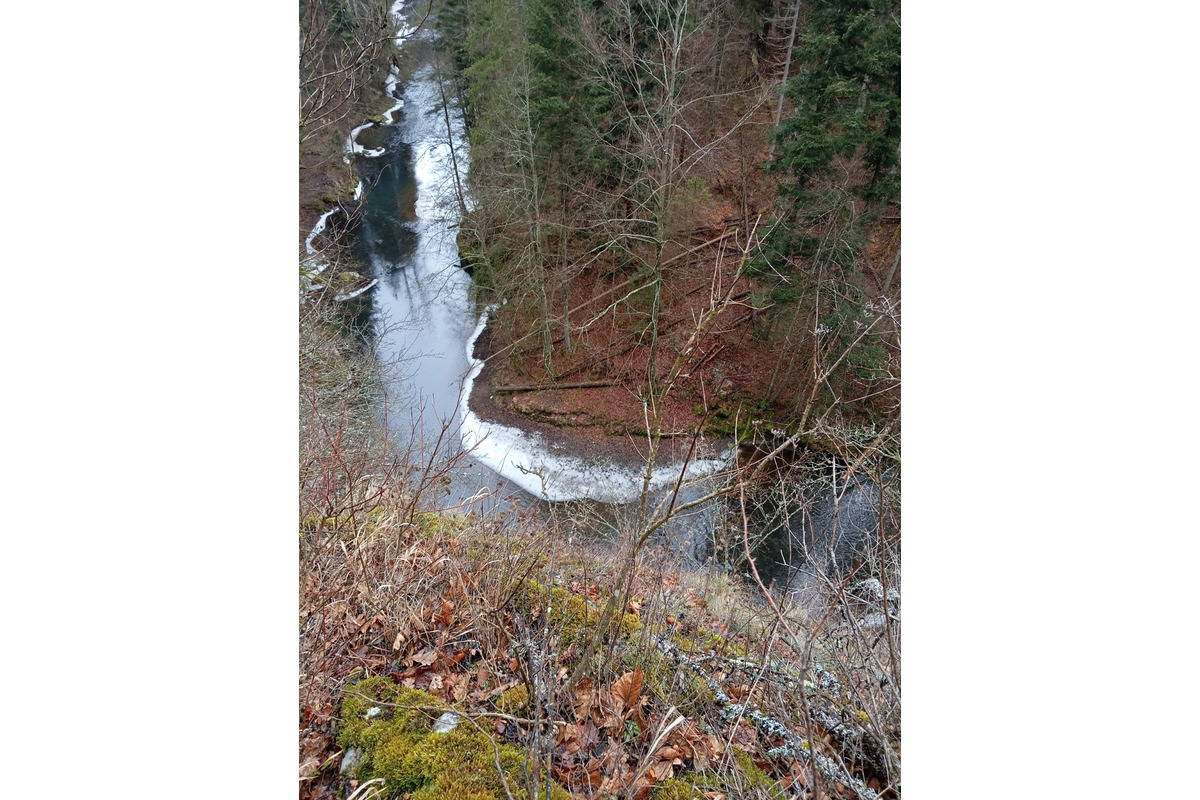 FOTO: Turistické trasy v Slovenskom raji sú pokryté ľadom, foto 1