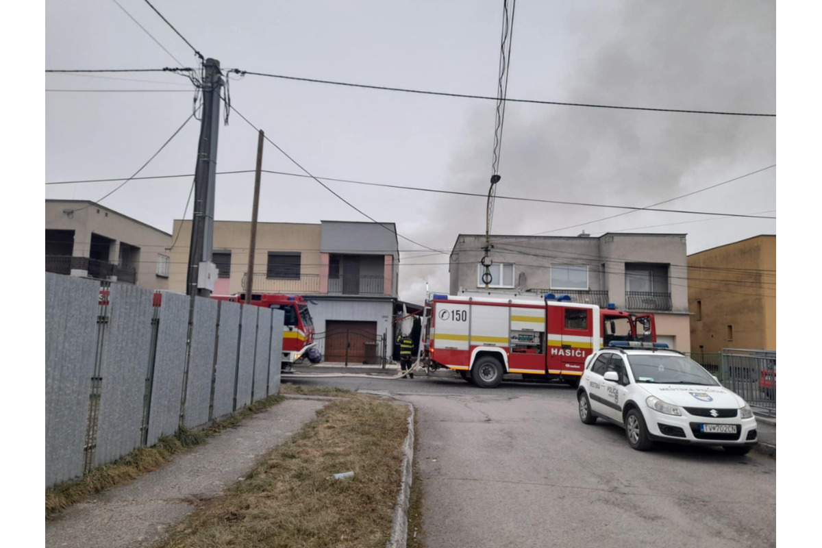 FOTO: Požiar letnej kuchynky v Trebišove, foto 6