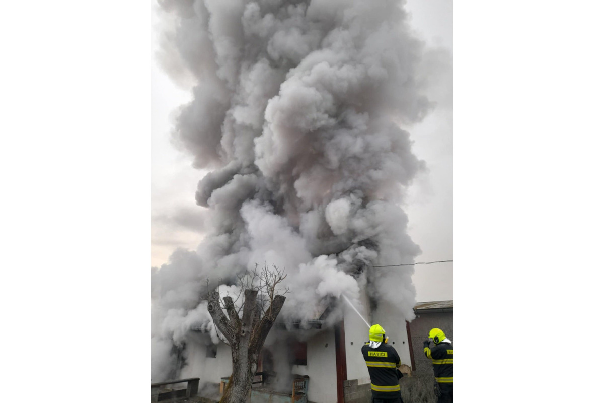 FOTO: Požiar letnej kuchynky v Trebišove, foto 3