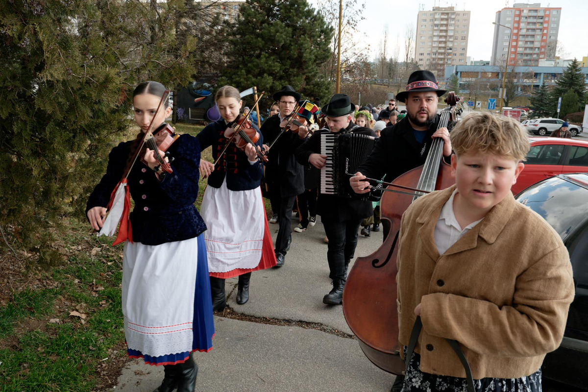 Sídlisko KVP si cez víkend užilo fašiangový program , foto 10