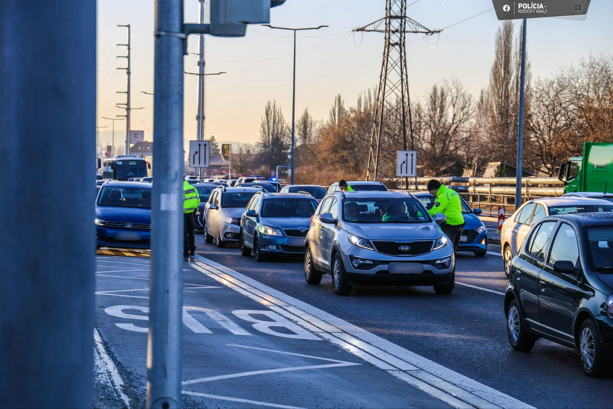 FOTO: Policajná akcia v Košiciach, policajti odstavili časť mesta, foto 3