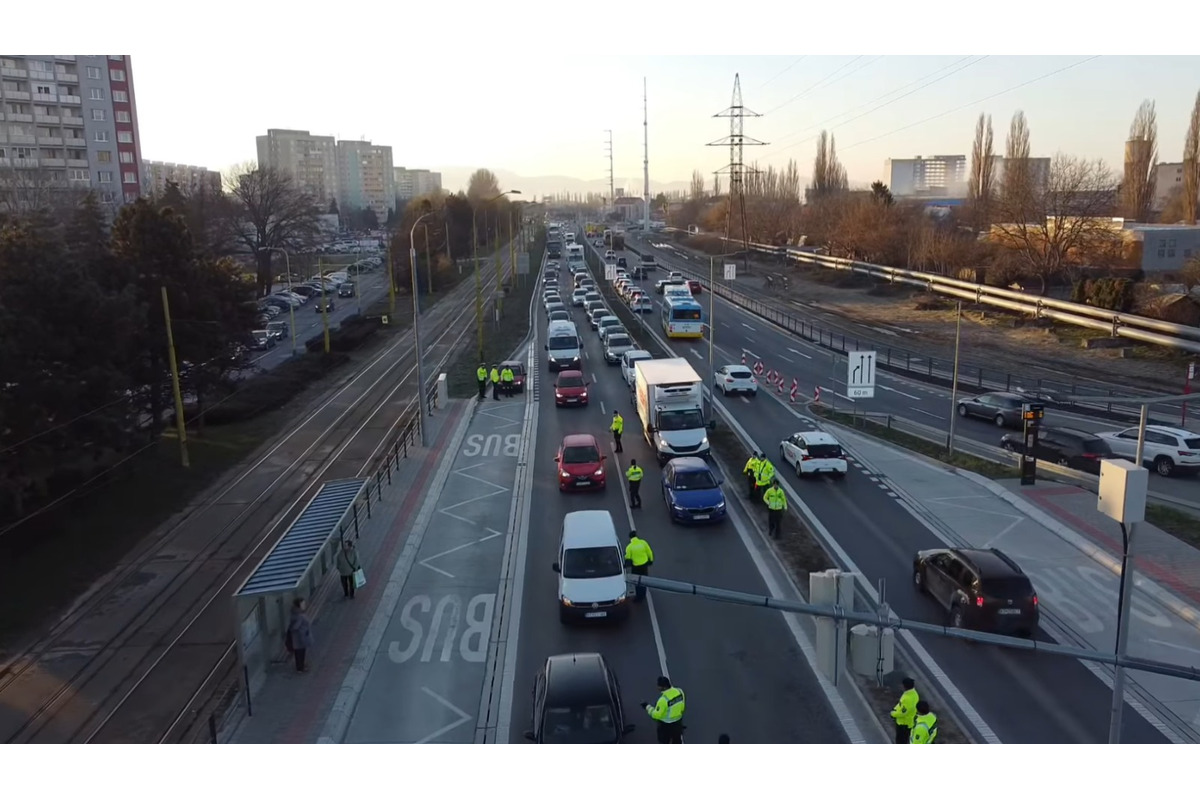 FOTO: Policajná akcia v Košiciach, policajti odstavili časť mesta, foto 10