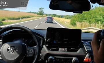 FOTO: Slovenskí a maďarskí policajti si vyskúšali spoluprácu pri fiktívnom prepadnutí benzínky