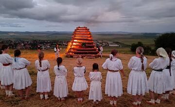 FOTO: Na Spiši a Zemplíne rozhoreli jánske ohne. Ako vyzerali tento rok?